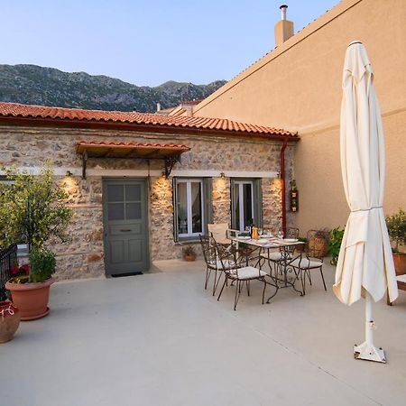 Guesthouse Simou With View 3 Bedrooms Arachova Exteriér fotografie